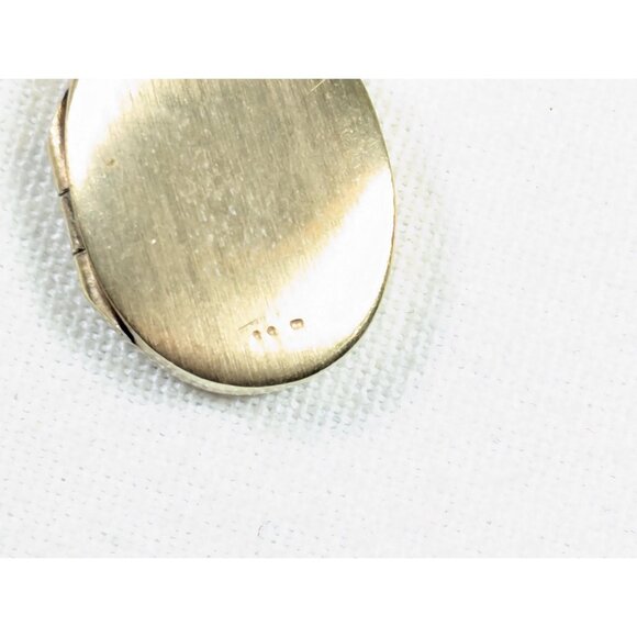 Classic oval gold plated photo locket, Gold Filled oval locket vintage picture - Picture 4 of 10